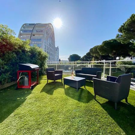 Pgh N10-terrasse, Parking Prive, 500m De La