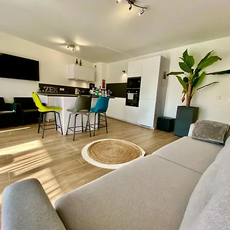 Pgh N10-terrasse, Parking Prive, 500m De La *